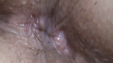Mẹ Molly vú to k che có âm đạo và làm tình bằng miệng với cô ấy, con trai