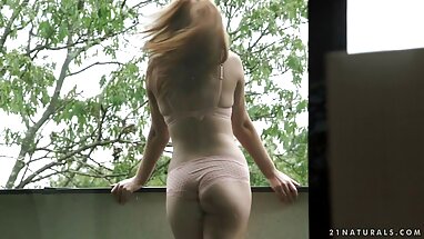 Cổ Nhật nhìn xxx k che trộm tại bãi biển cabin