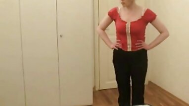 Connie thú nhận vú to k che