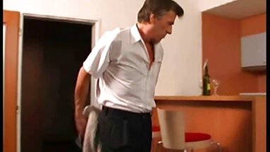 Cô gái tóc vàng sex k che hay sử dụng bôi trơn cho làm