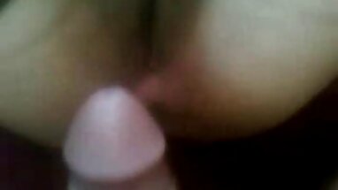 Sinh, ngón phim xec k che tay của cô, ÂM đạo