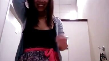 Ngọt ngào 18 tuổi dit nhau k che cô gái ngón tay